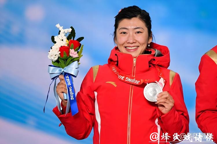 徐梦桃和孙佳旭获自由式滑雪空中技巧世界杯总冠军 徐梦桃和孙佳旭获自由式滑雪空中技巧世界杯总冠军