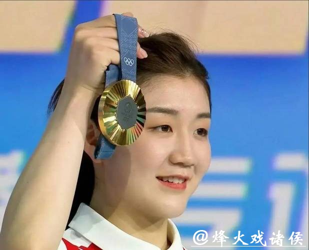 瞧瞧这是陈梦的一张照片,少女时代的她不胖脸上没有婴儿肥,笑得自然甜蜜坐在旁边的是羞涩的樊振东他们后来成为国乒顶梁柱 瞧瞧这是陈梦的一张照片,少女时代的她不胖脸上没有婴儿肥,笑得自然甜蜜坐在旁边的是羞涩的樊振东他们后来成为国乒顶梁柱