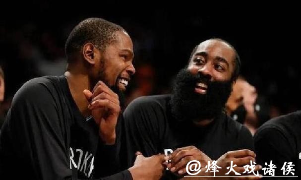 火箭客场108-128惨败快船，哈登下半场爆发风头盖过杜兰特，场上表现完全不是一个级别，两人状态形成鲜明对比引发热议